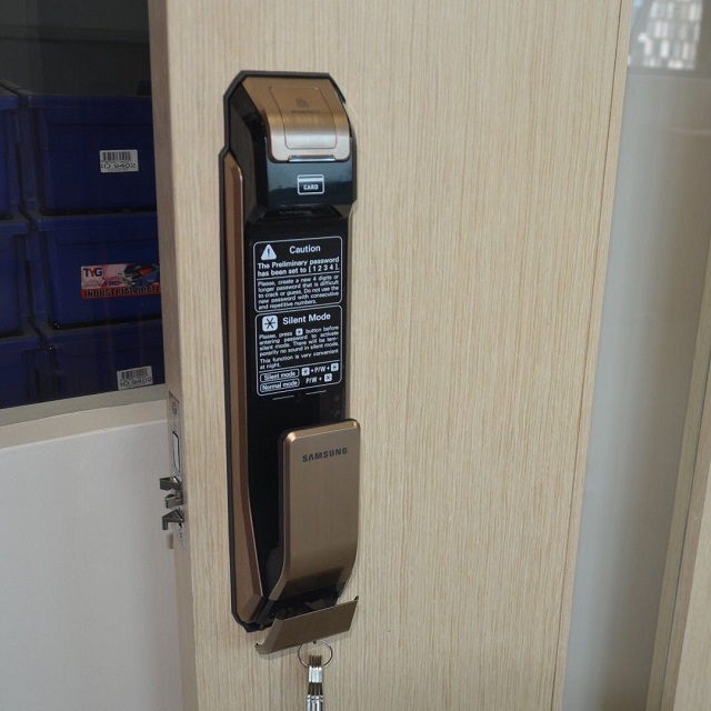 Khóa điện tử Samsung SHS-P718 6